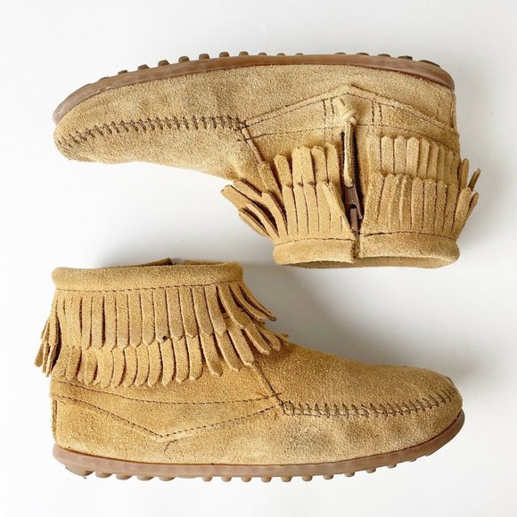 MINNETONKA Girls 4 Tan Double Fringe Side Zip Boot - Picture 1 of 7